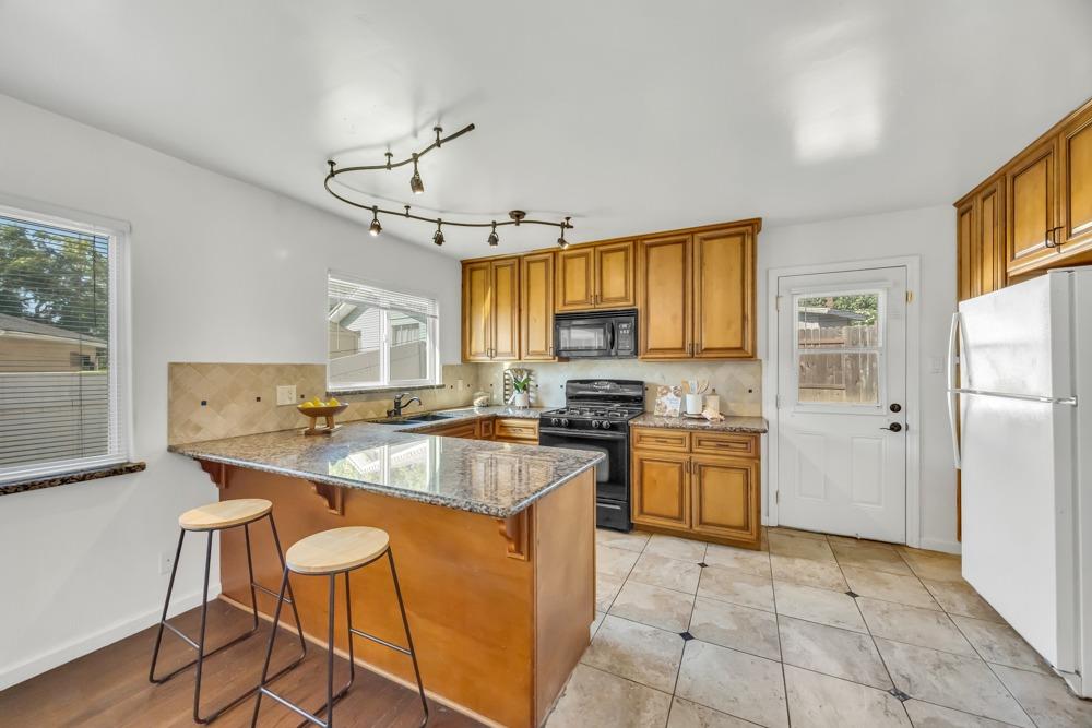 7139 Rollingwood Boulevard