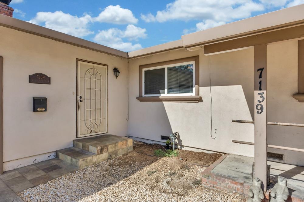 7139 Rollingwood Boulevard