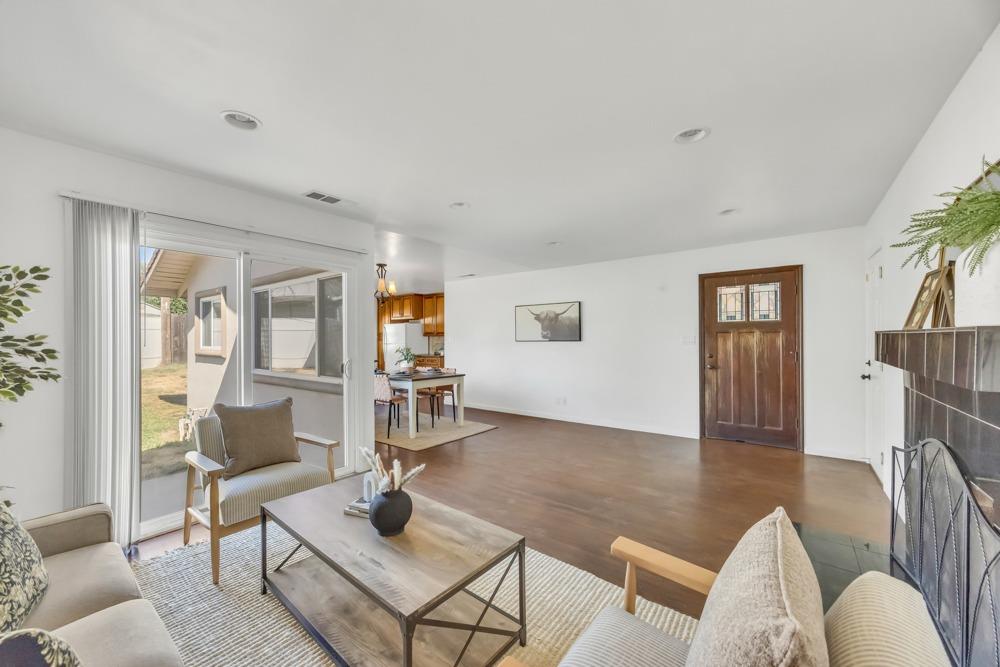 7139 Rollingwood Boulevard