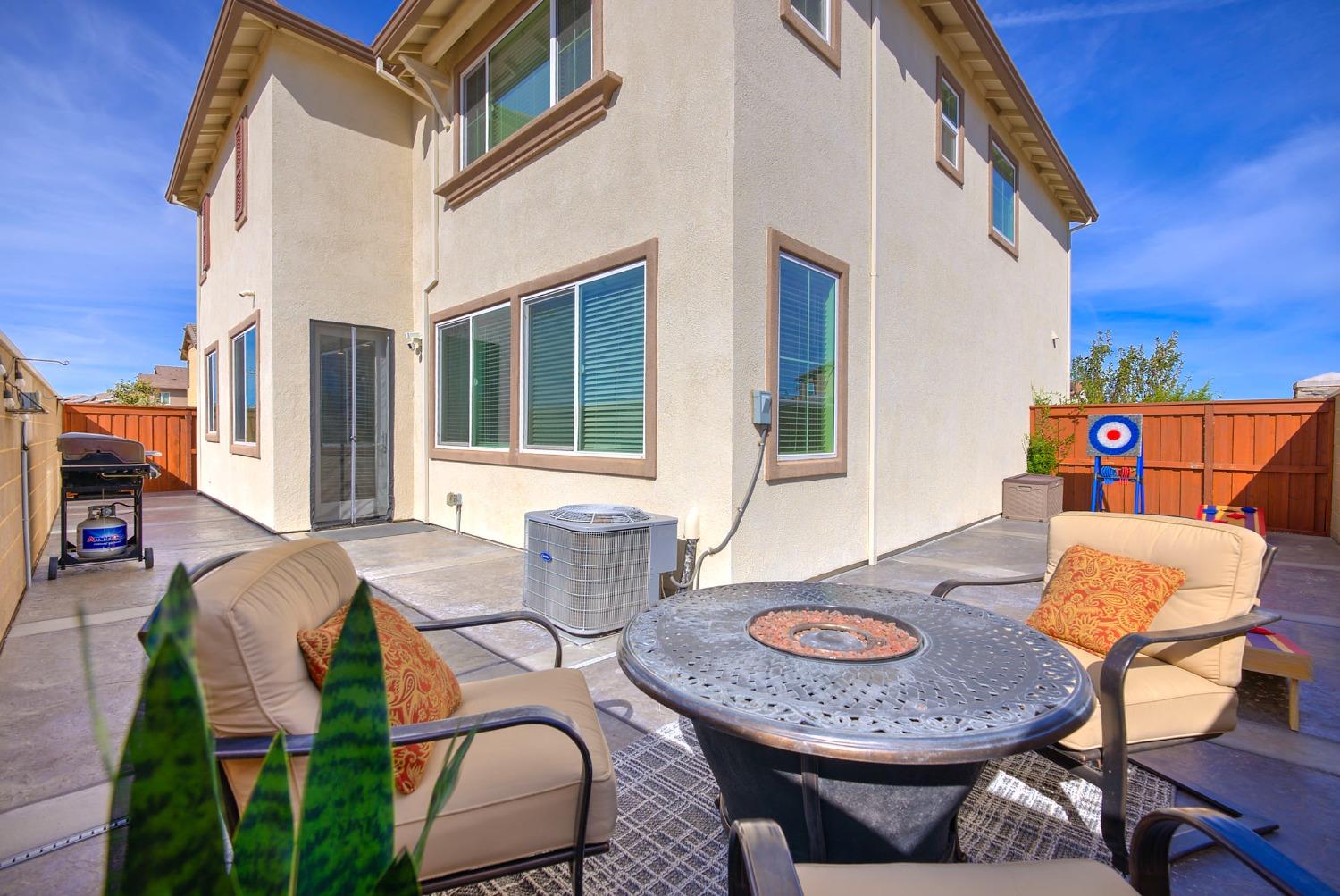 601 Lincolnshire Circle