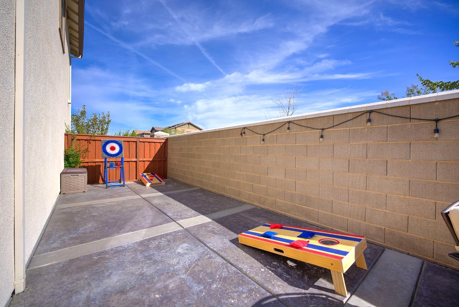 601 Lincolnshire Circle