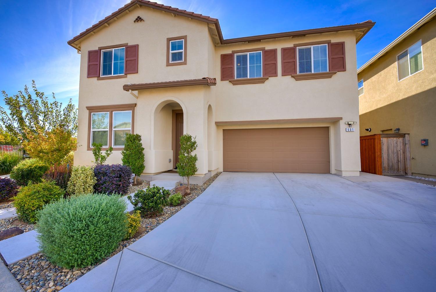 601 Lincolnshire Circle