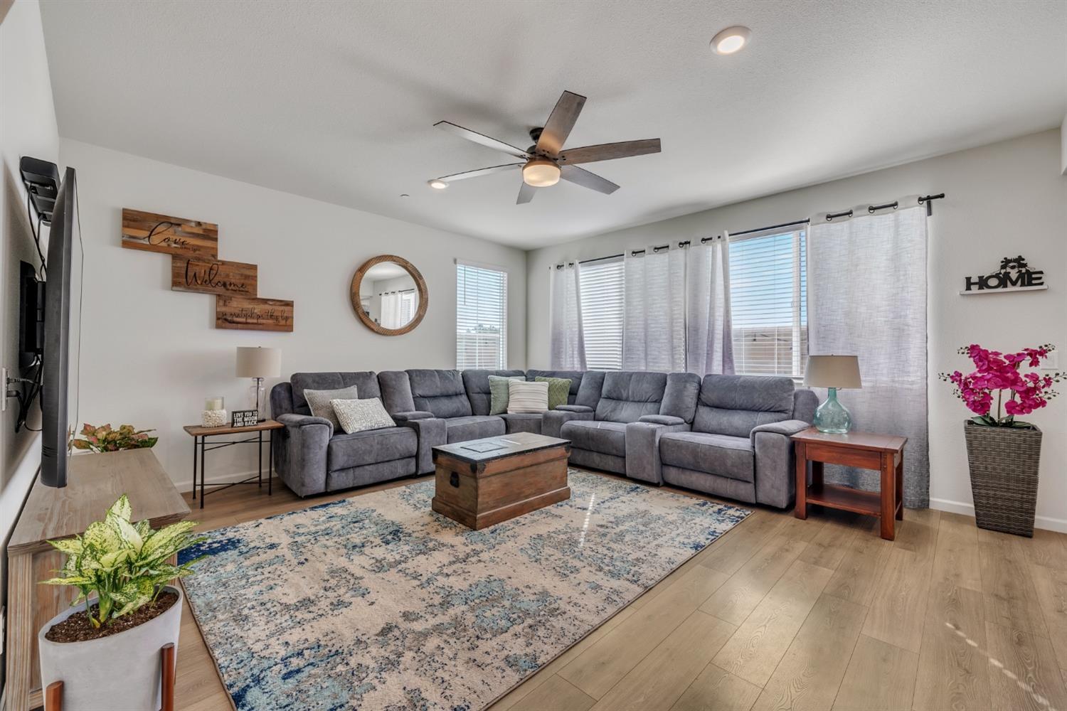 601 Lincolnshire Circle