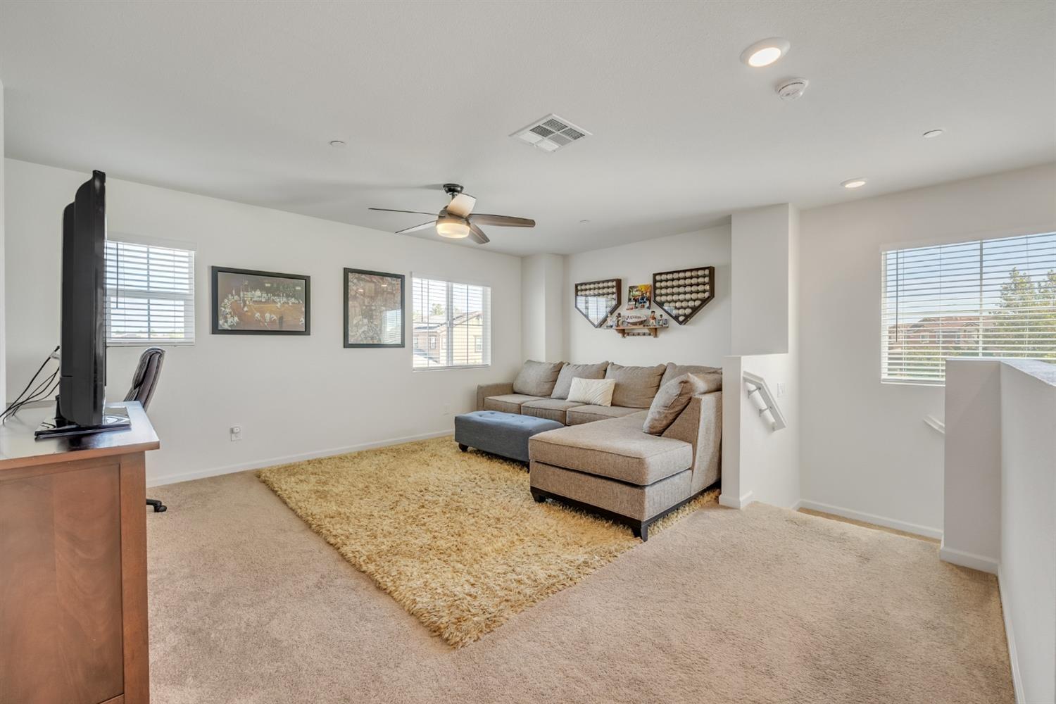 601 Lincolnshire Circle