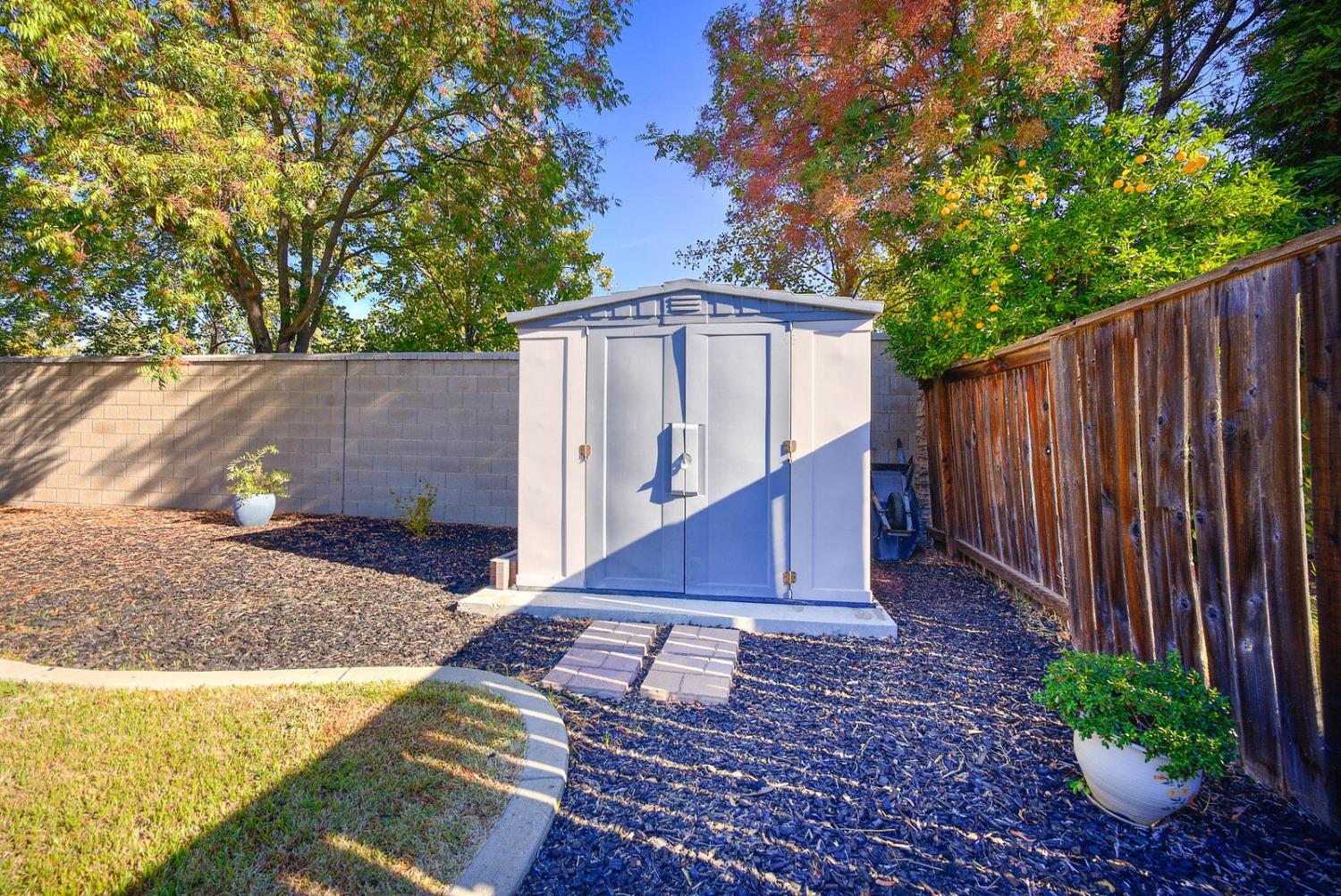 1612 Drummond Lane