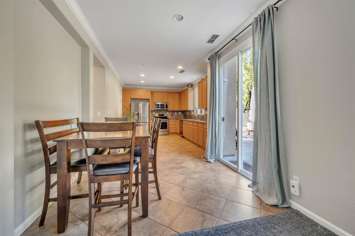 1612 Drummond Lane