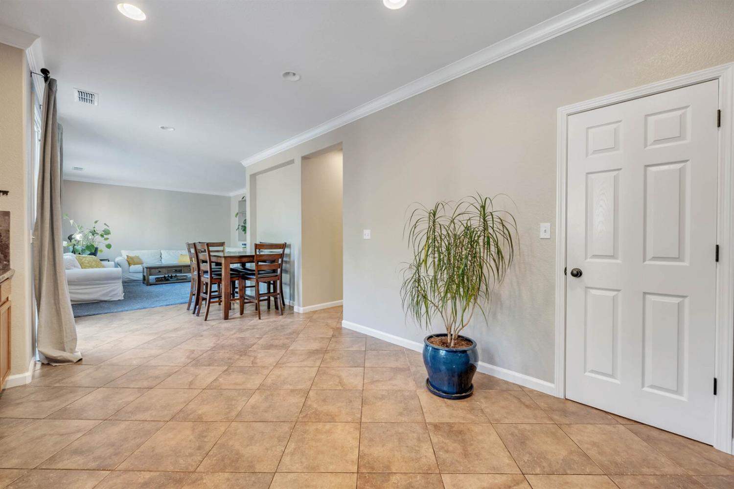 1612 Drummond Lane