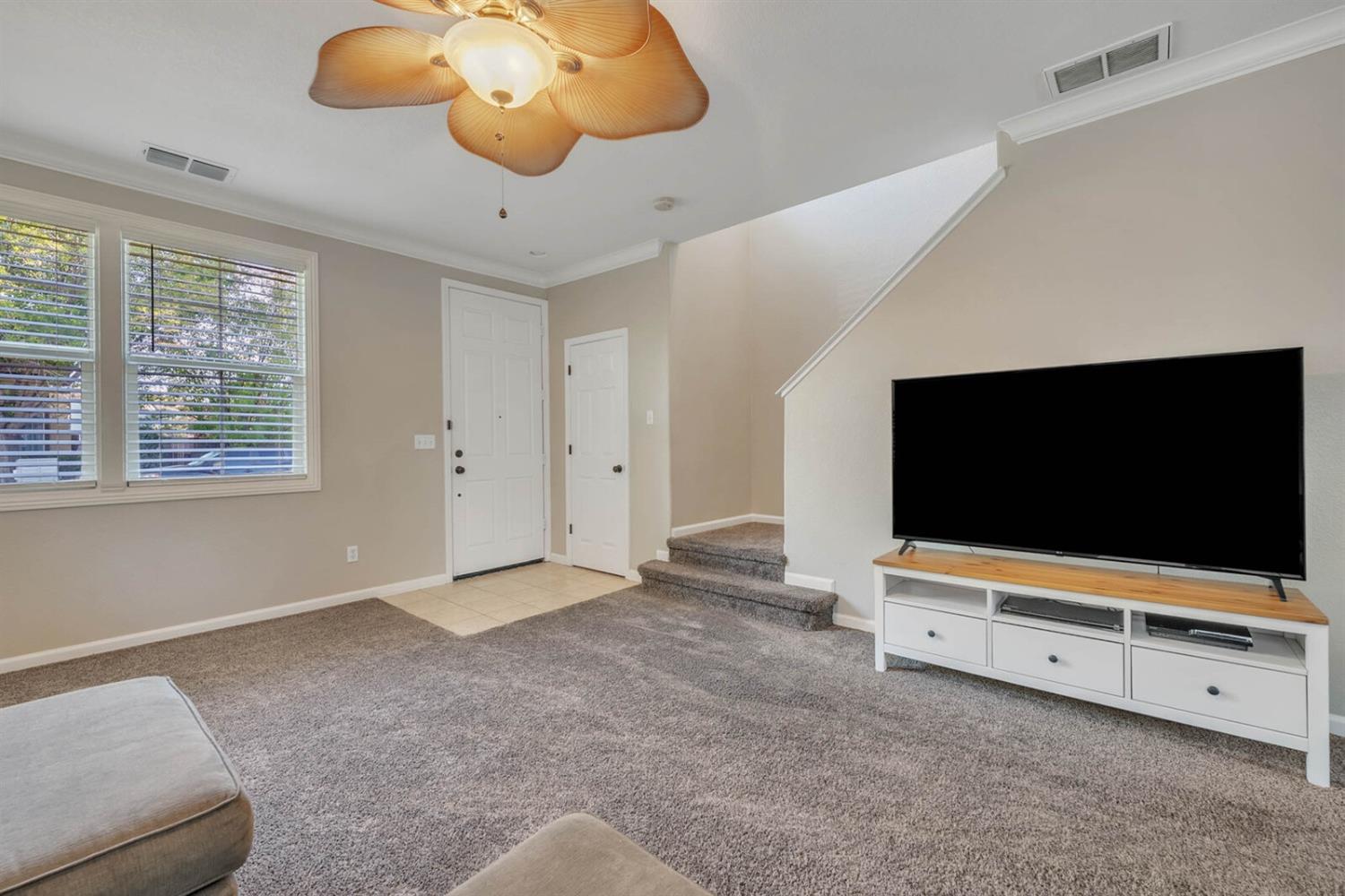 1612 Drummond Lane