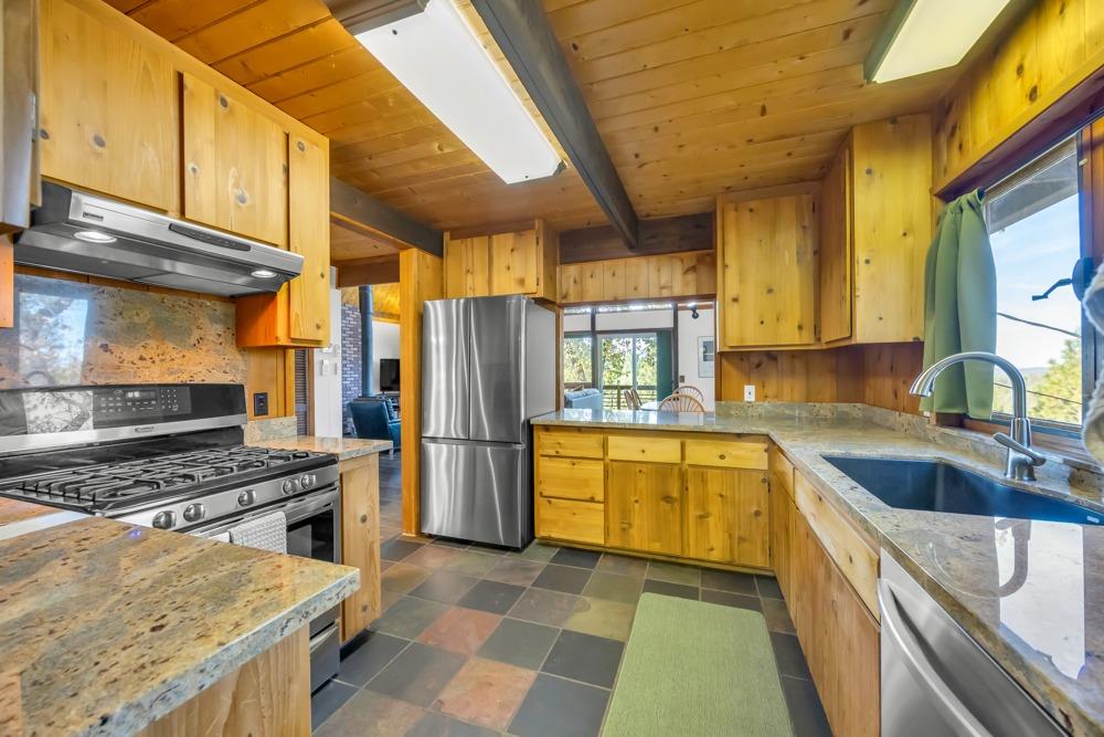 2443 Dutch Camp Court
