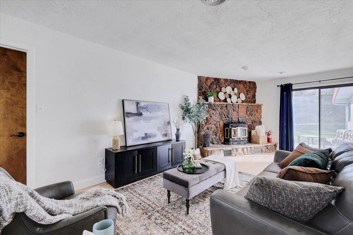 7087 Madrone Lane