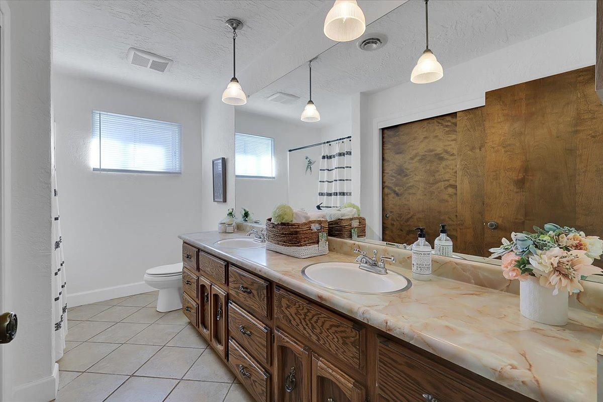 7087 Madrone Lane