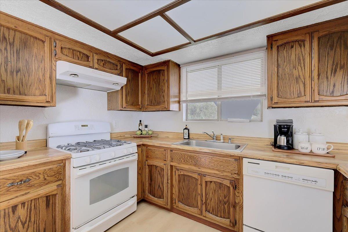 7087 Madrone Lane