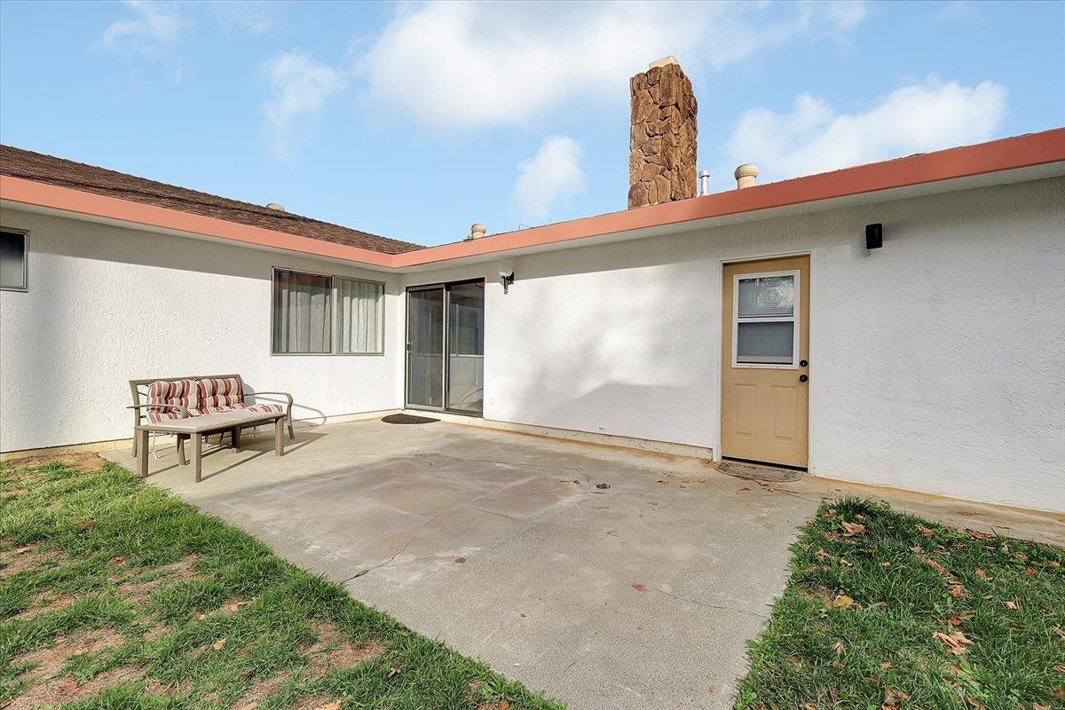 7087 Madrone Lane