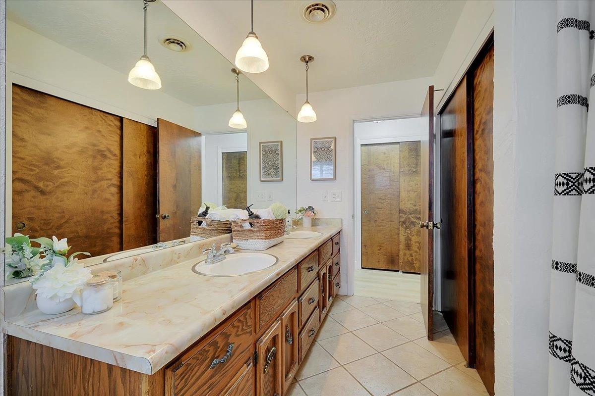 7087 Madrone Lane