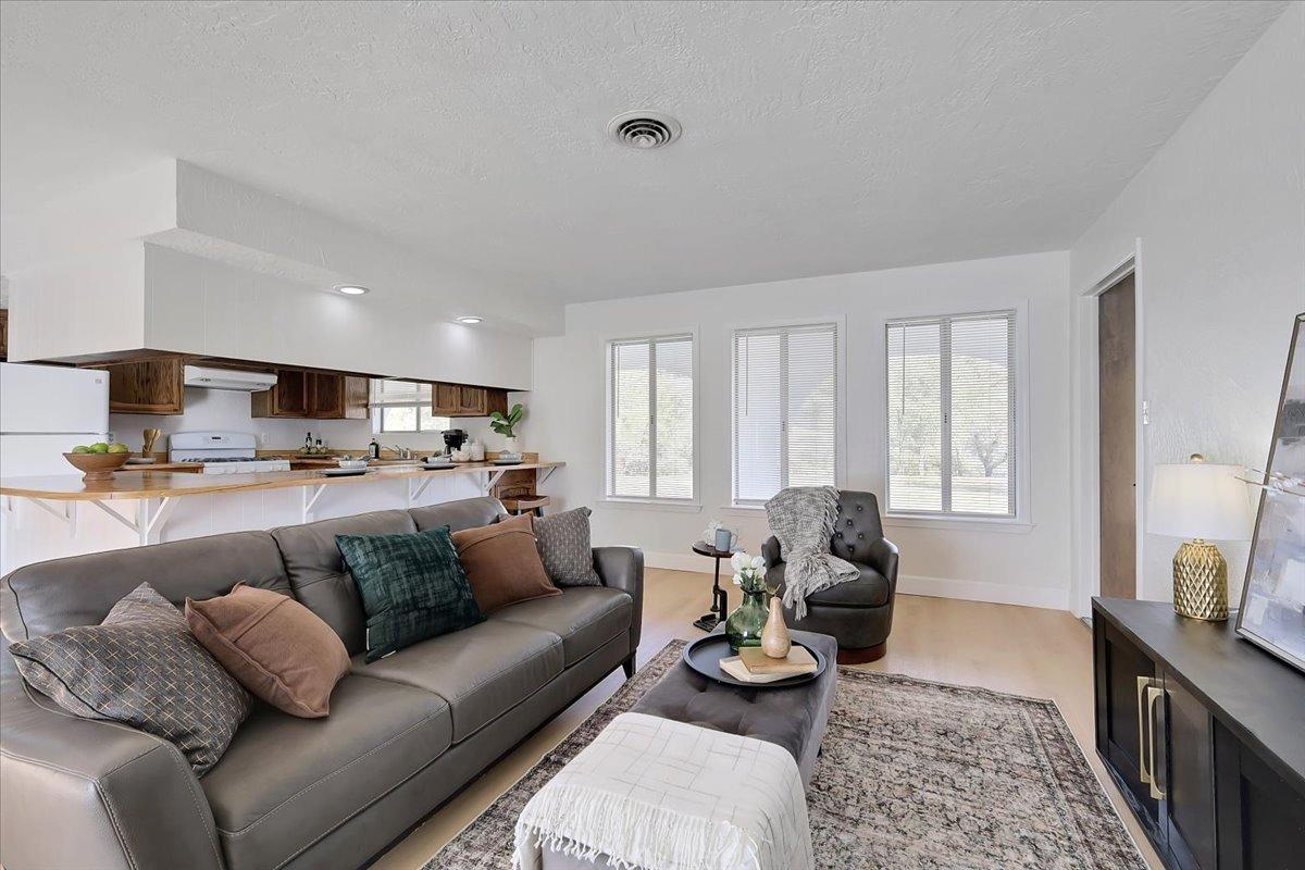 7087 Madrone Lane