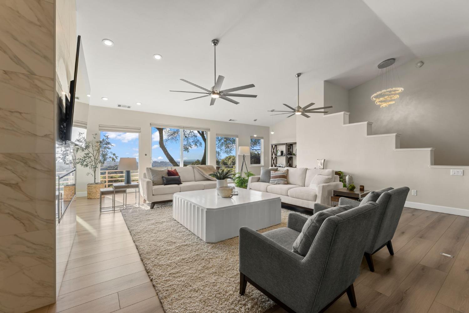 5856 Fernwood Drive