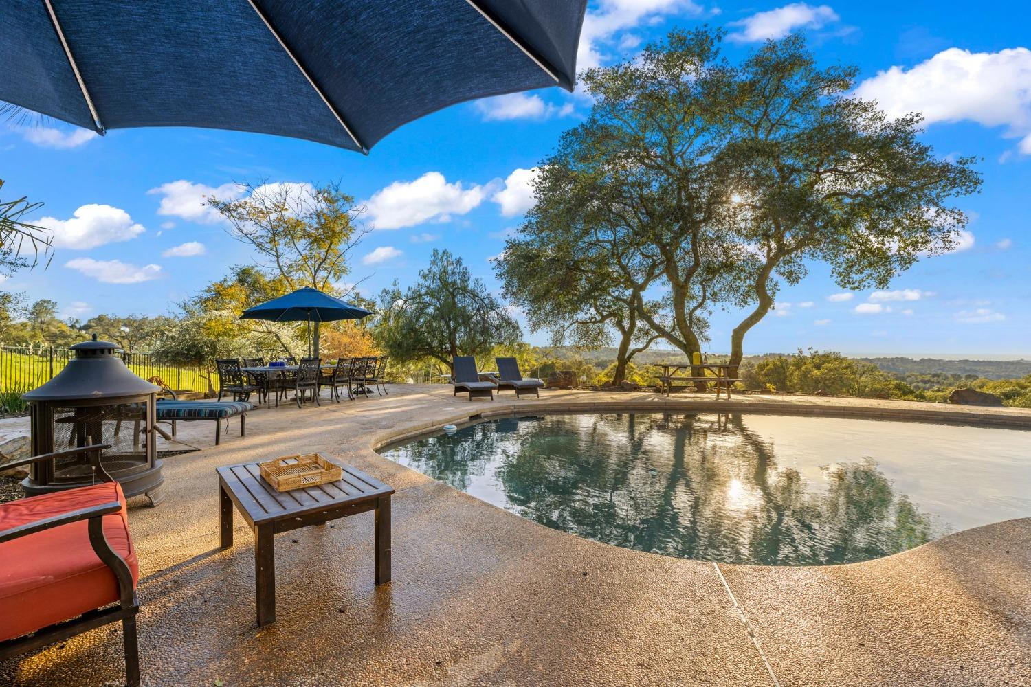 5856 Fernwood Drive