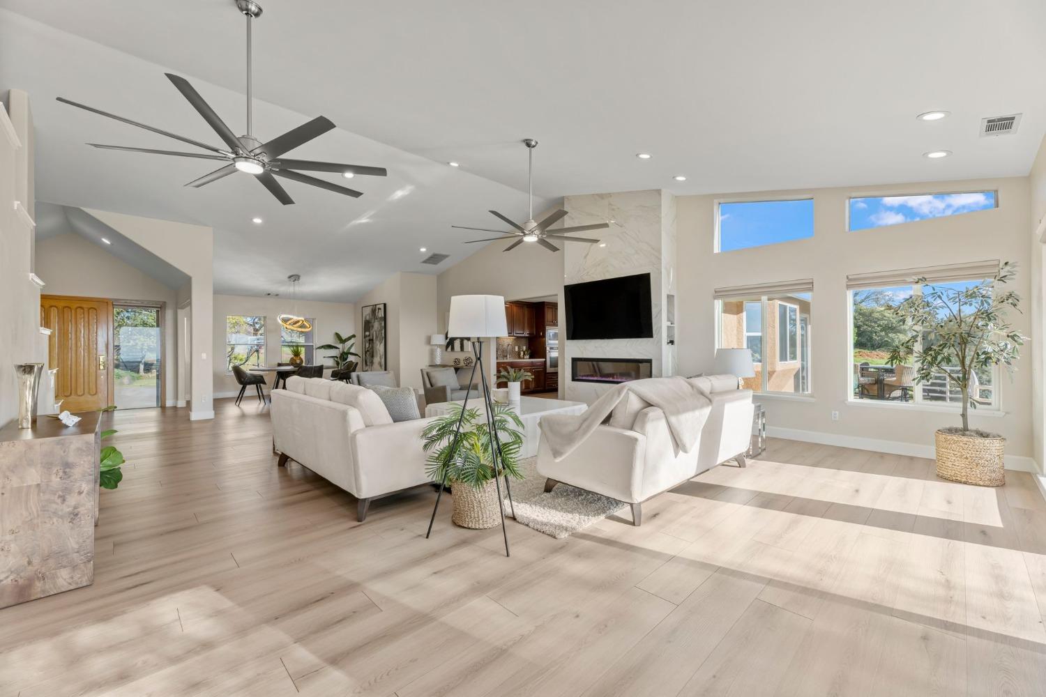 5856 Fernwood Drive