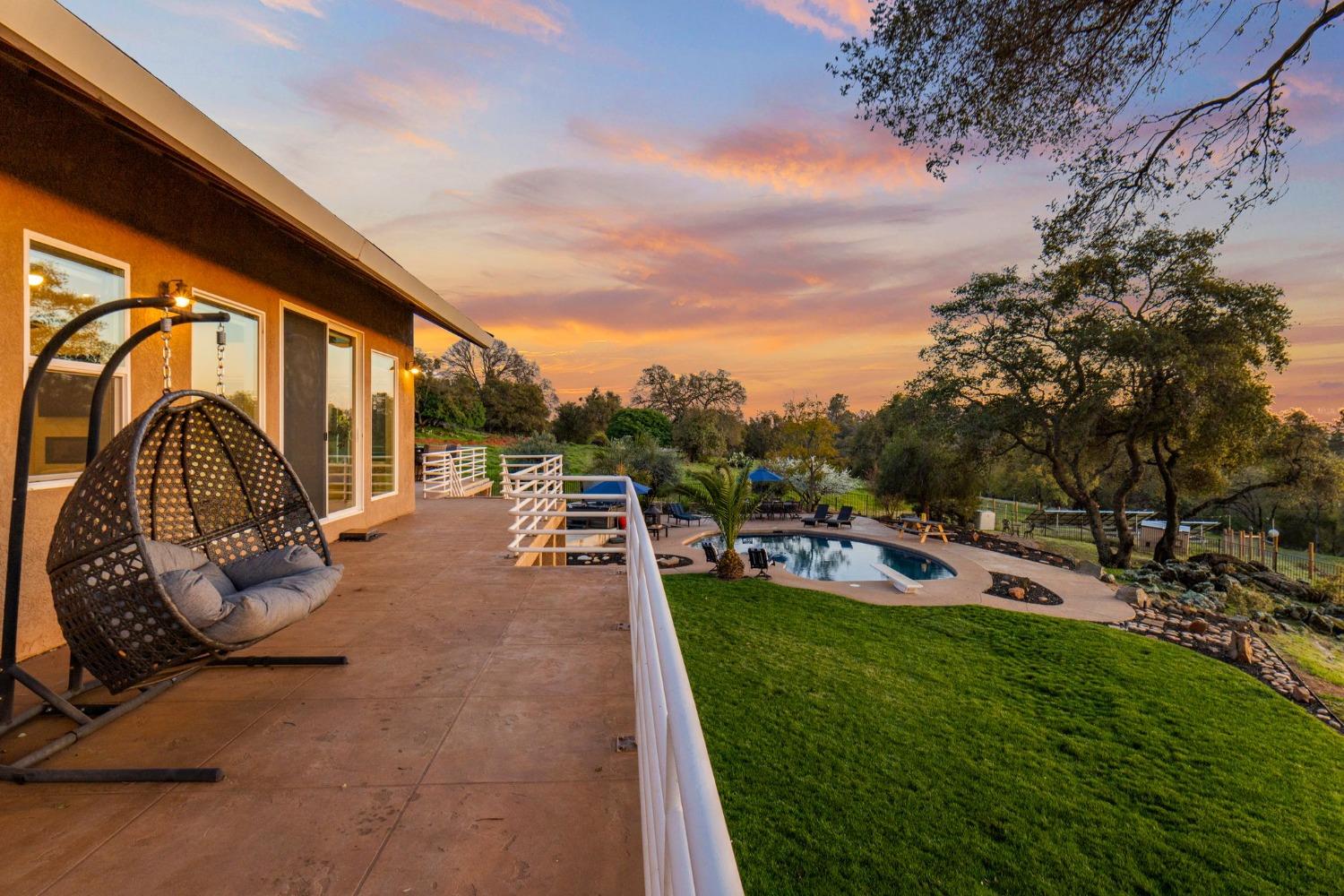 5856 Fernwood Drive