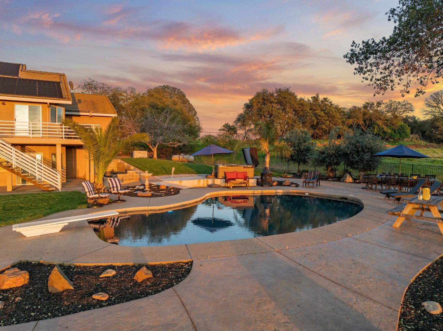5856 Fernwood Drive
