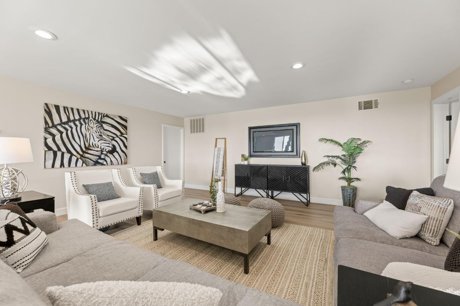 5856 Fernwood Drive