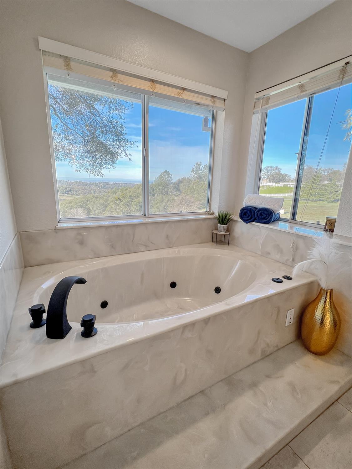 5856 Fernwood Drive