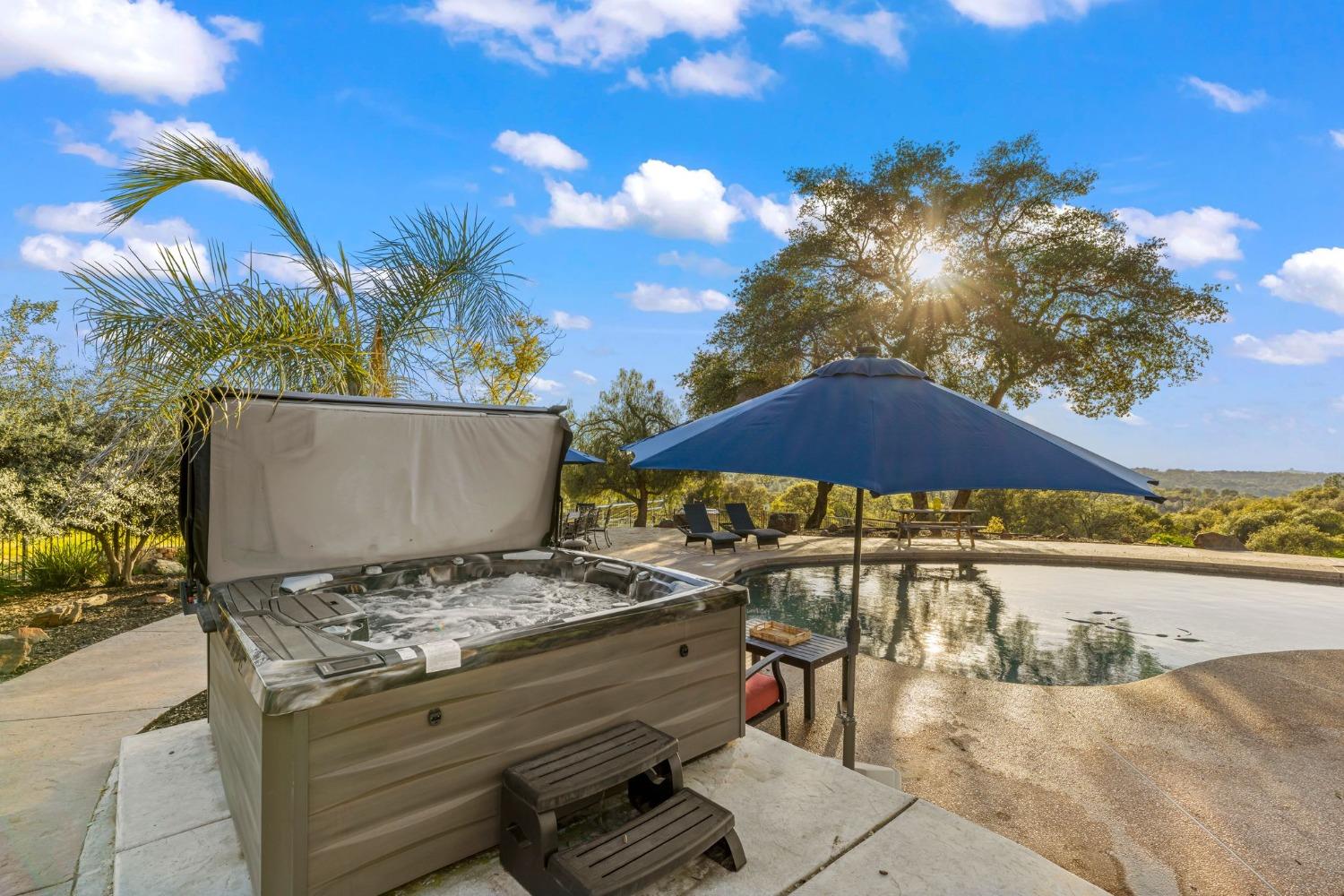 5856 Fernwood Drive