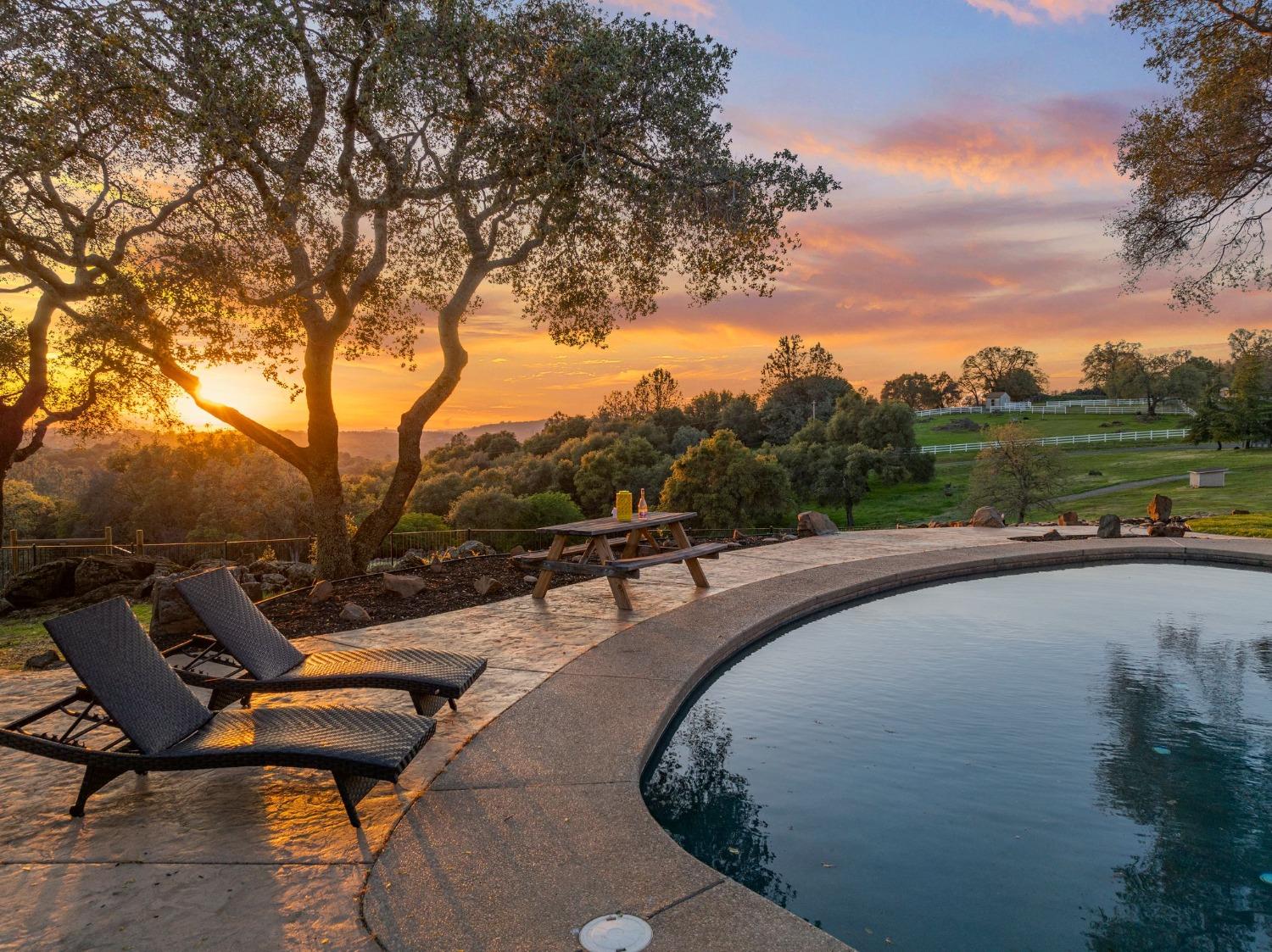 5856 Fernwood Drive