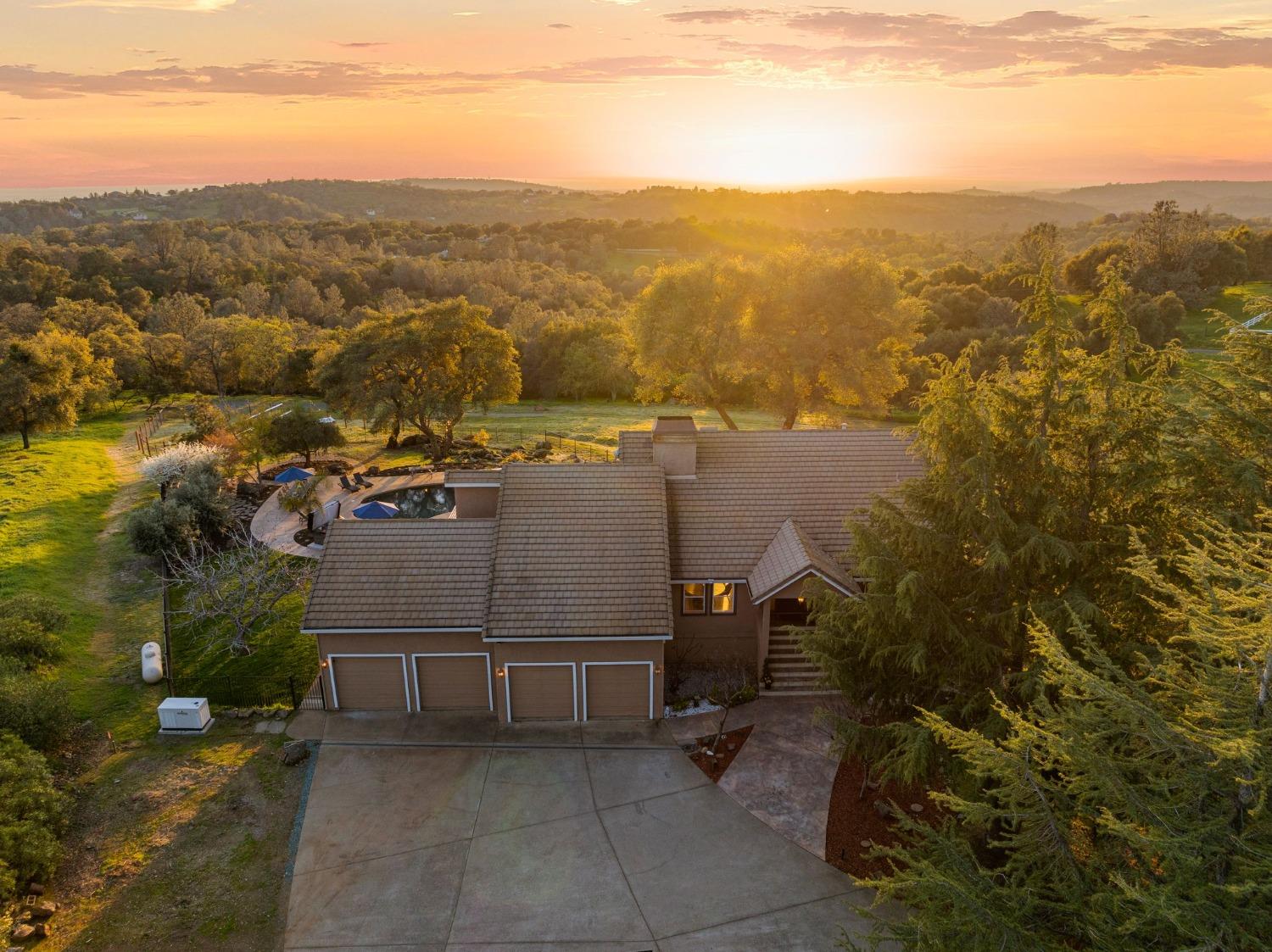 5856 Fernwood Drive