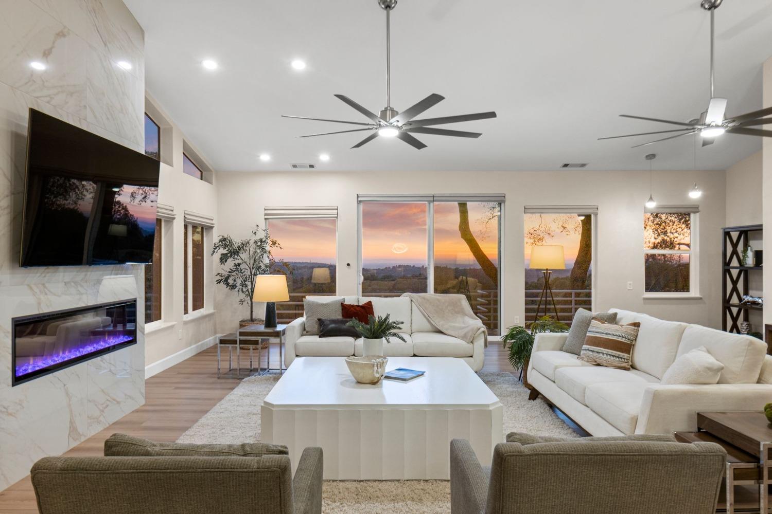 5856 Fernwood Drive