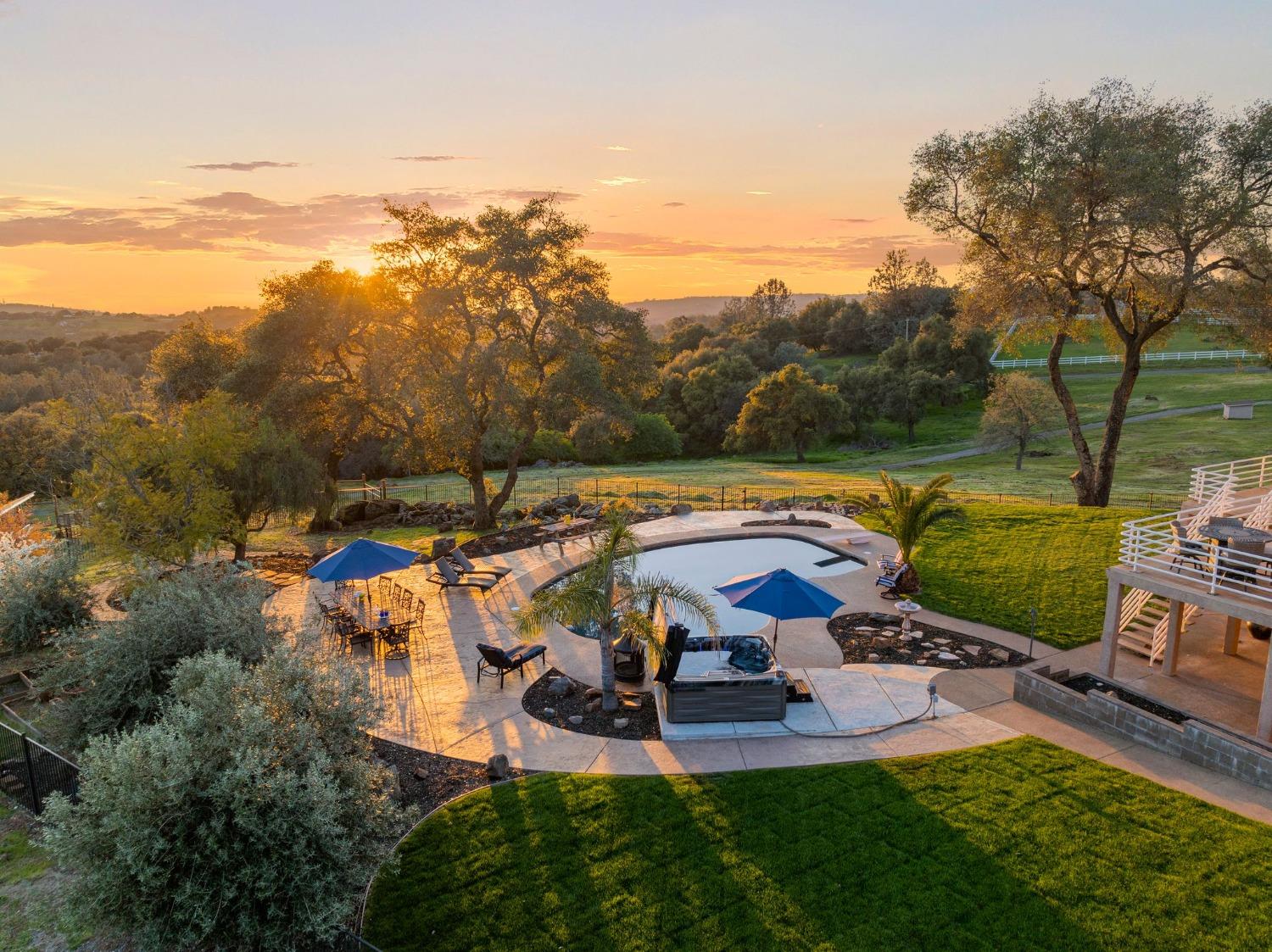 5856 Fernwood Drive