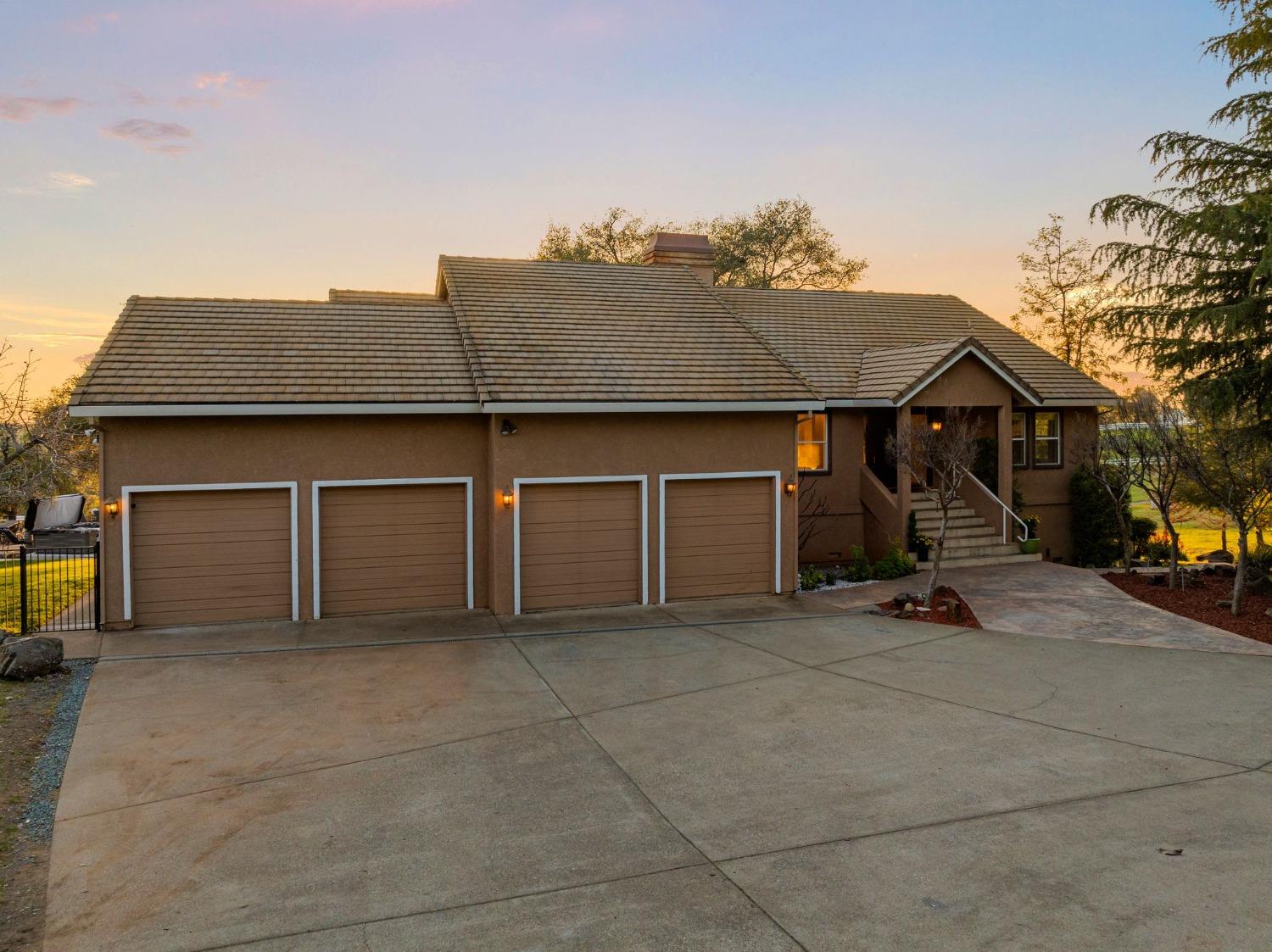 5856 Fernwood Drive