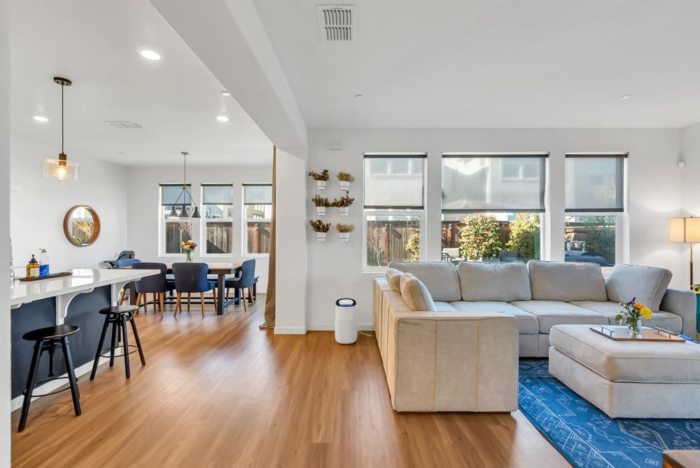 33 Seasmoke Place