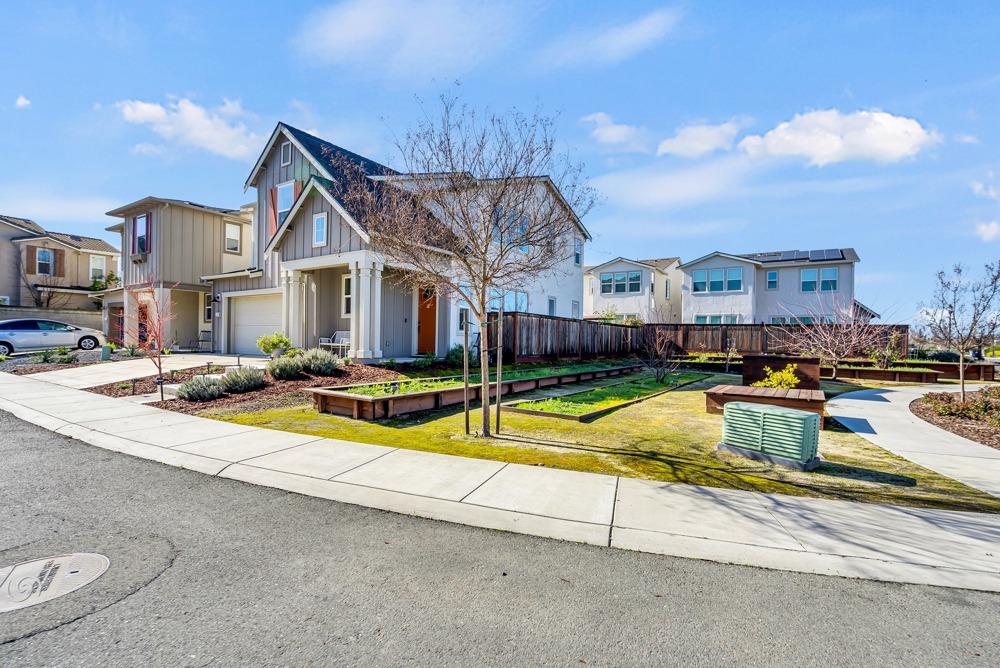 33 Seasmoke Place