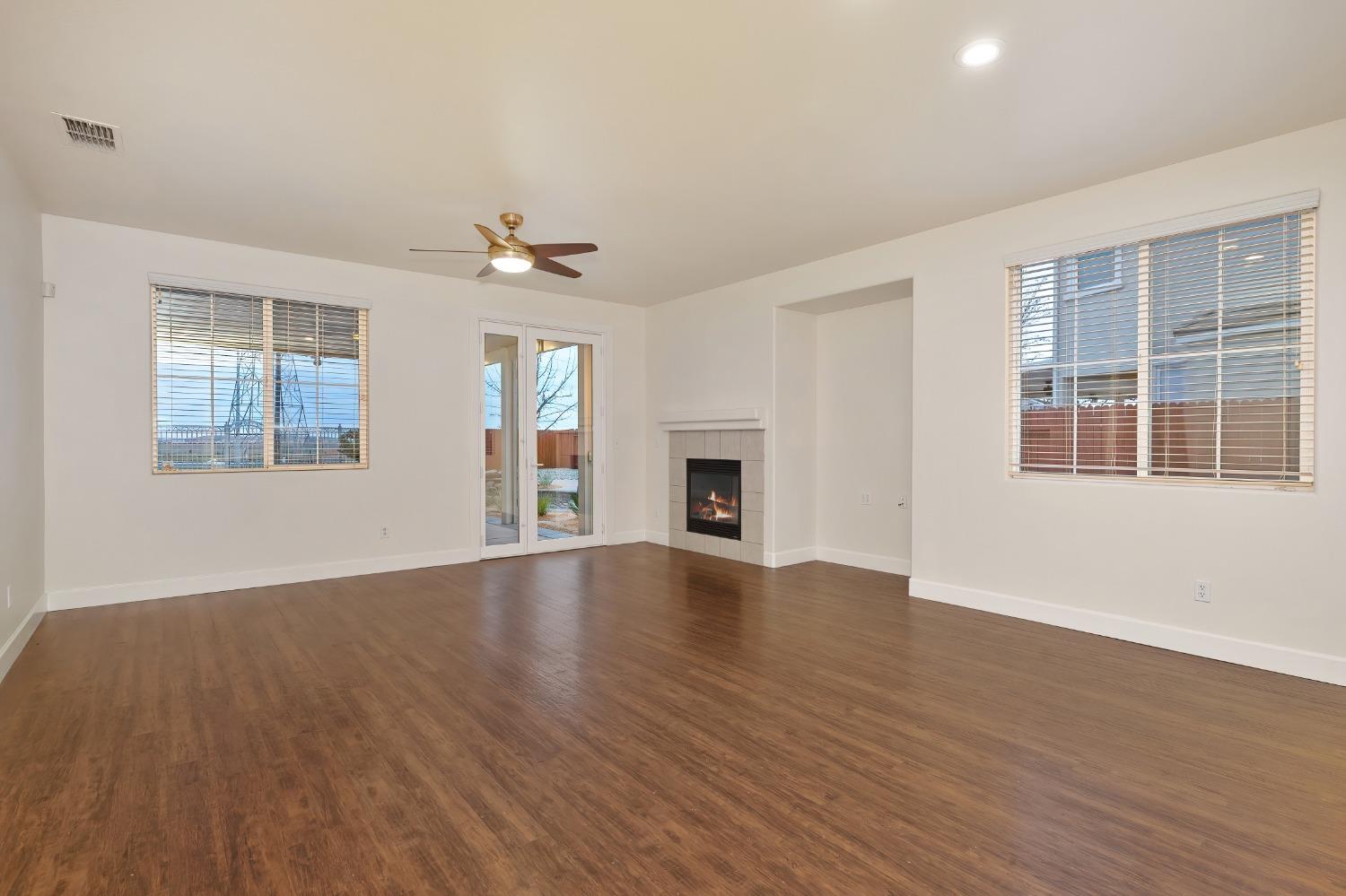 12368 Pawcatuck Way