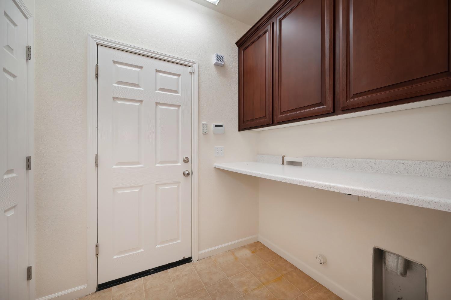 12368 Pawcatuck Way