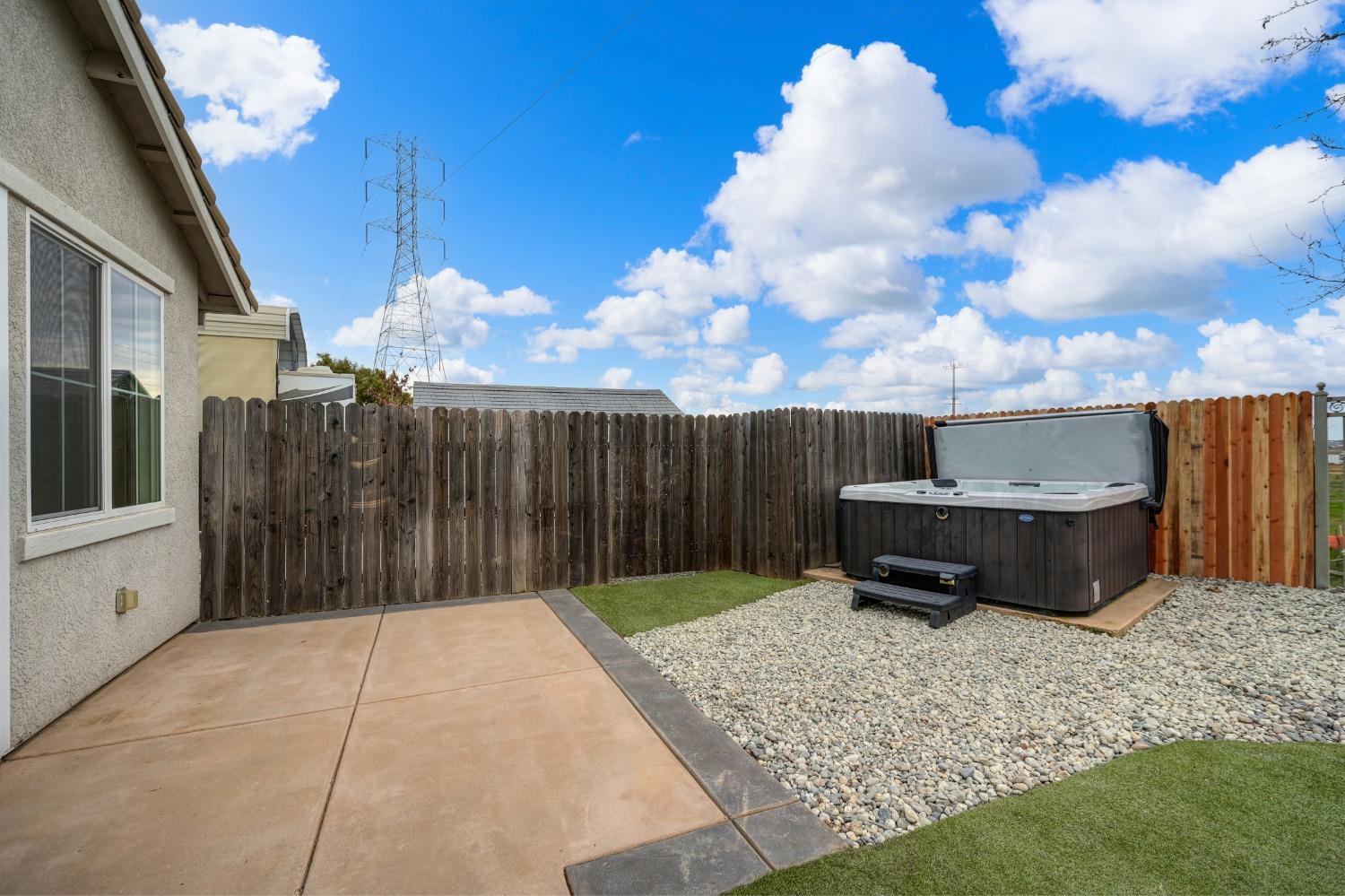12368 Pawcatuck Way