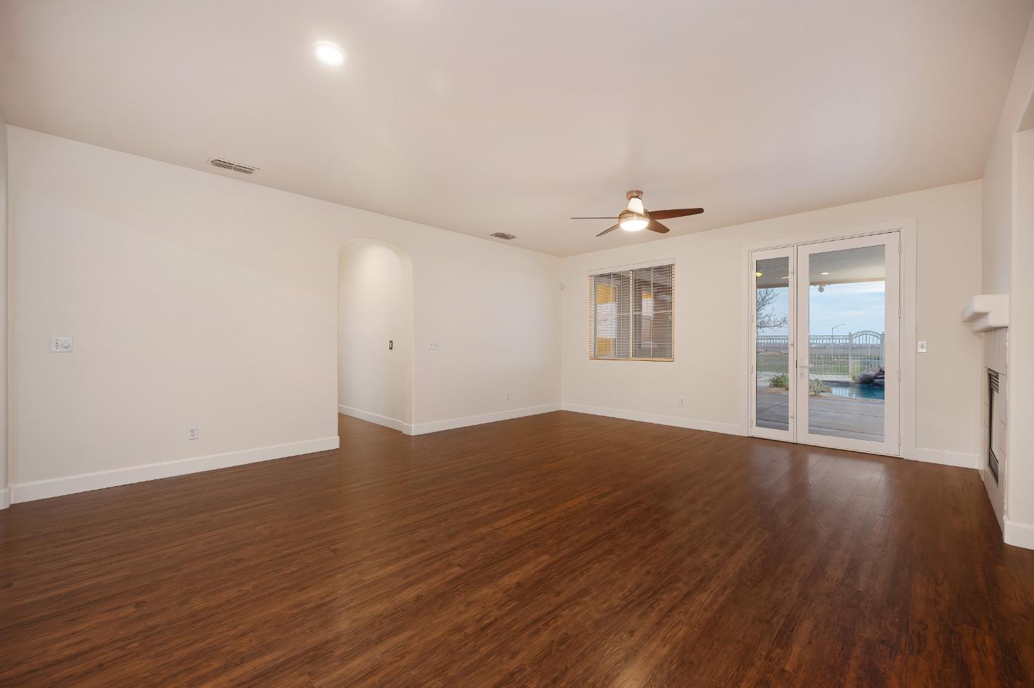 12368 Pawcatuck Way