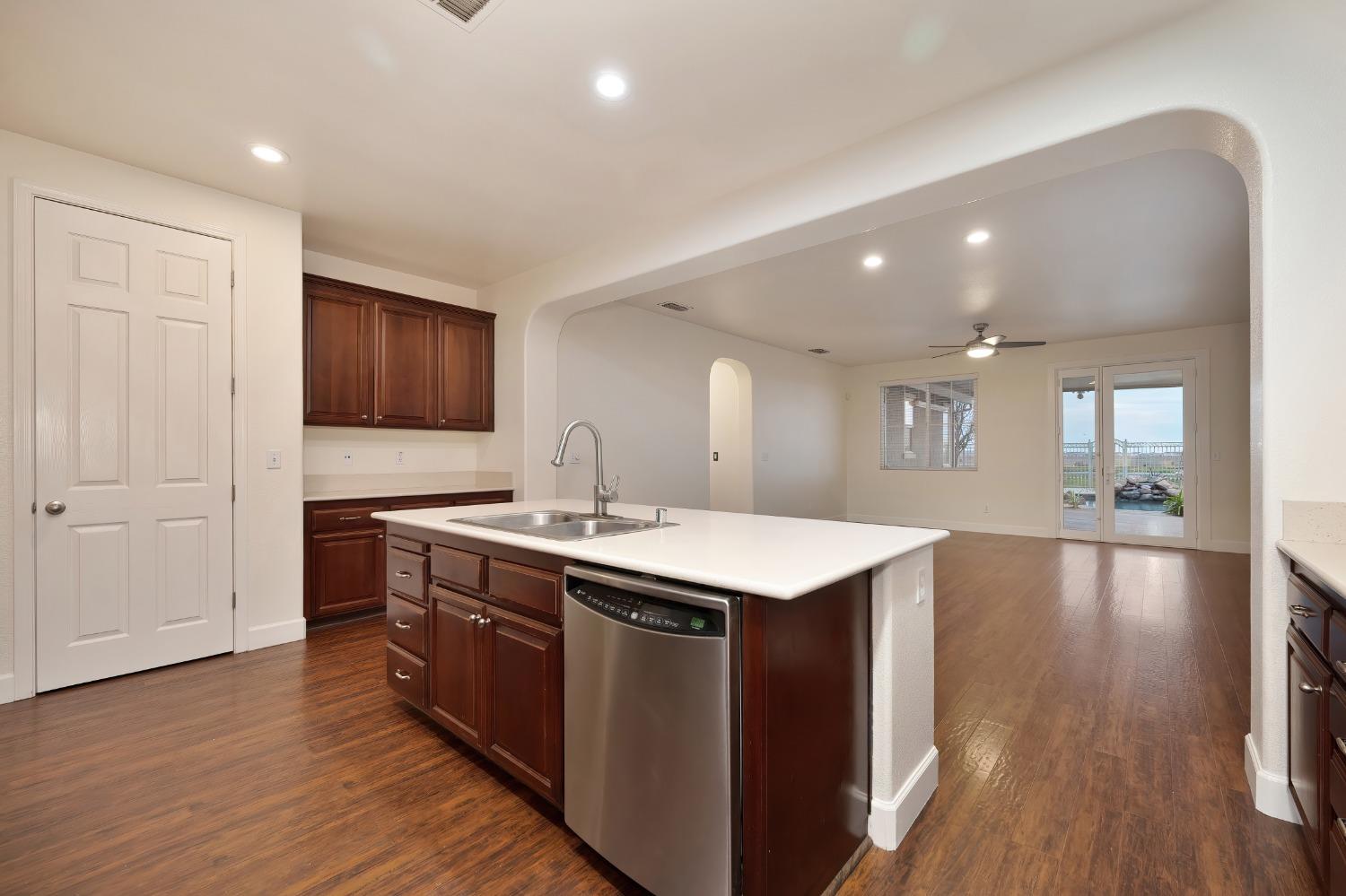 12368 Pawcatuck Way