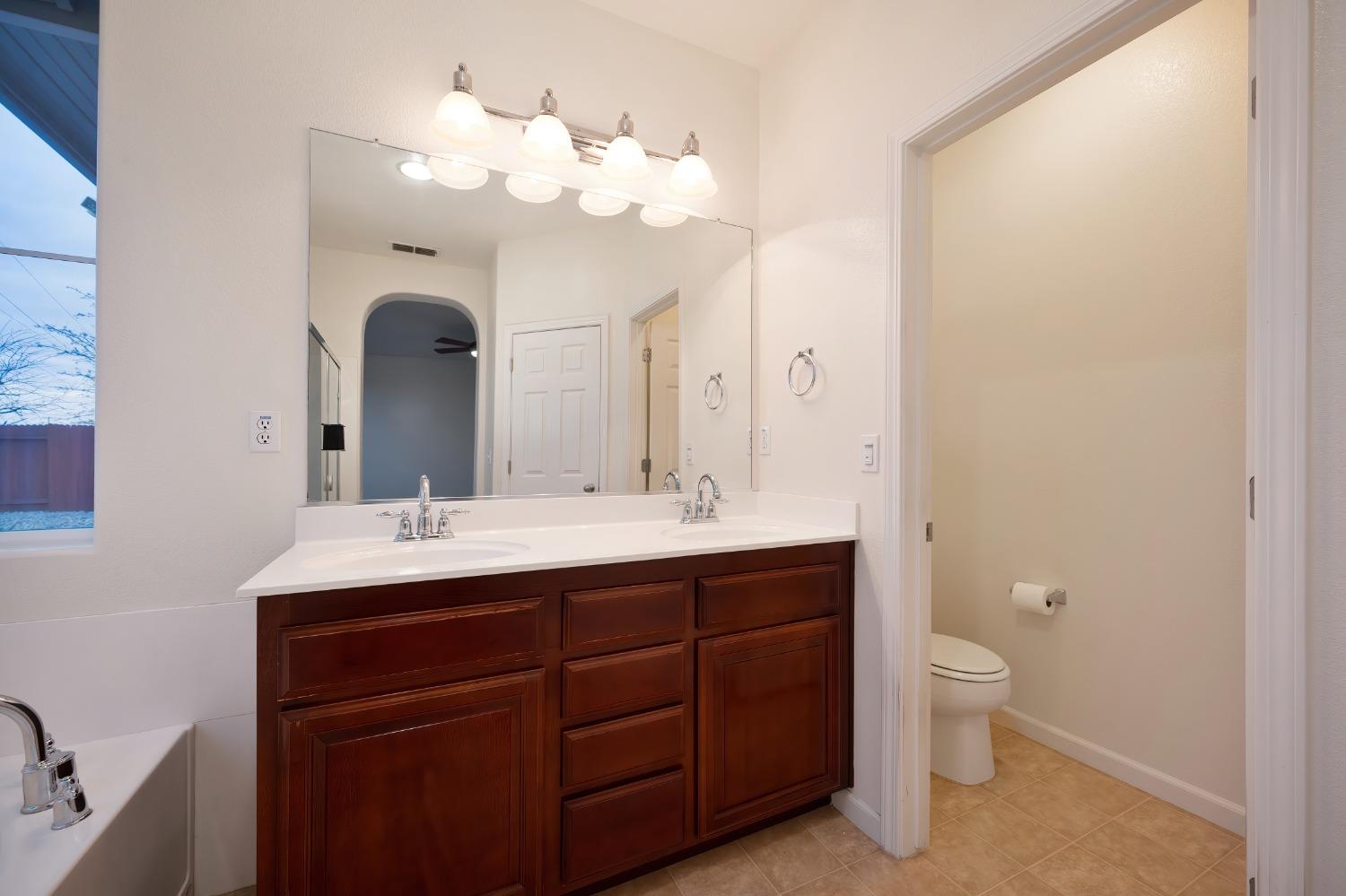 12368 Pawcatuck Way