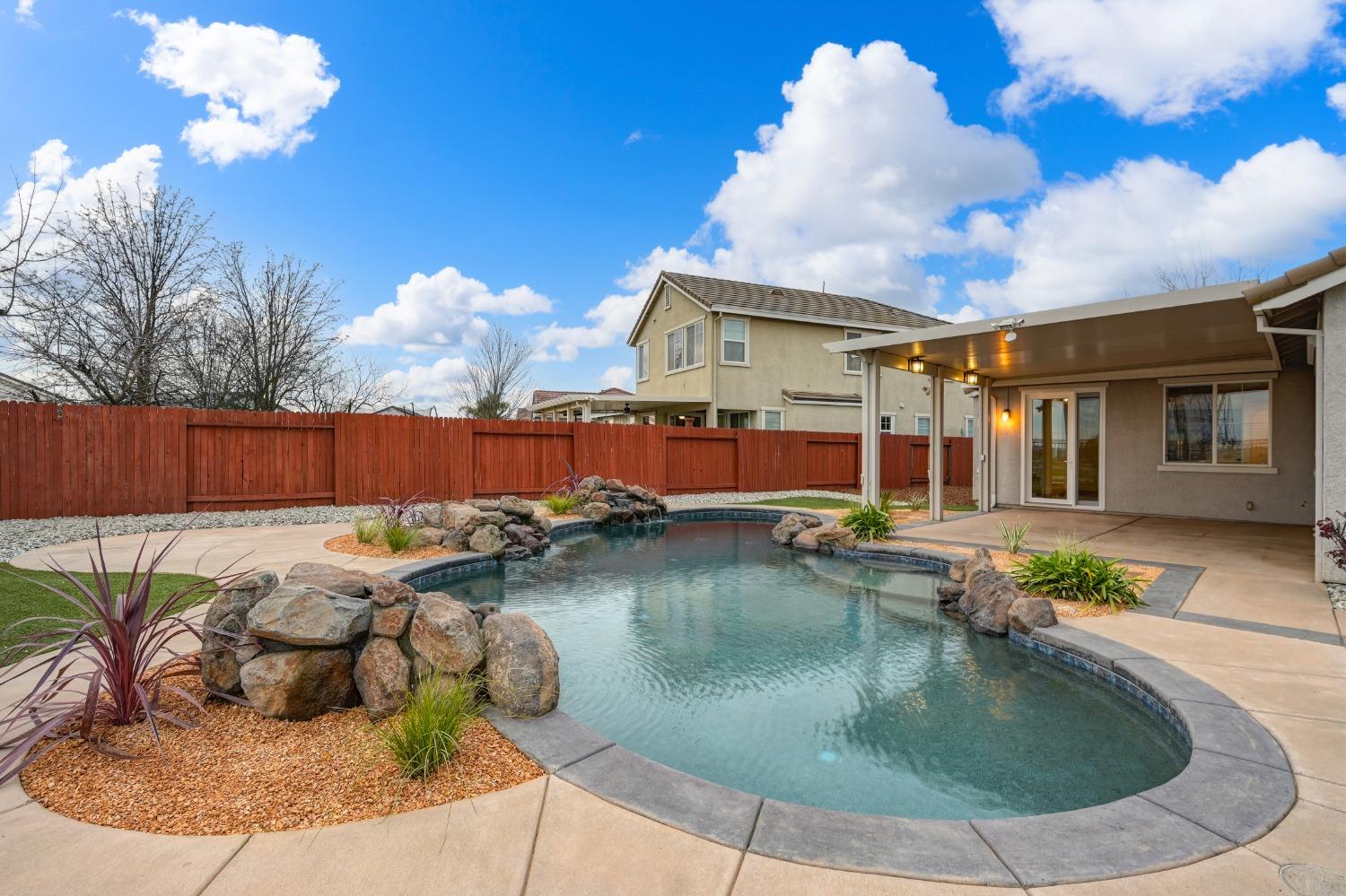 12368 Pawcatuck Way