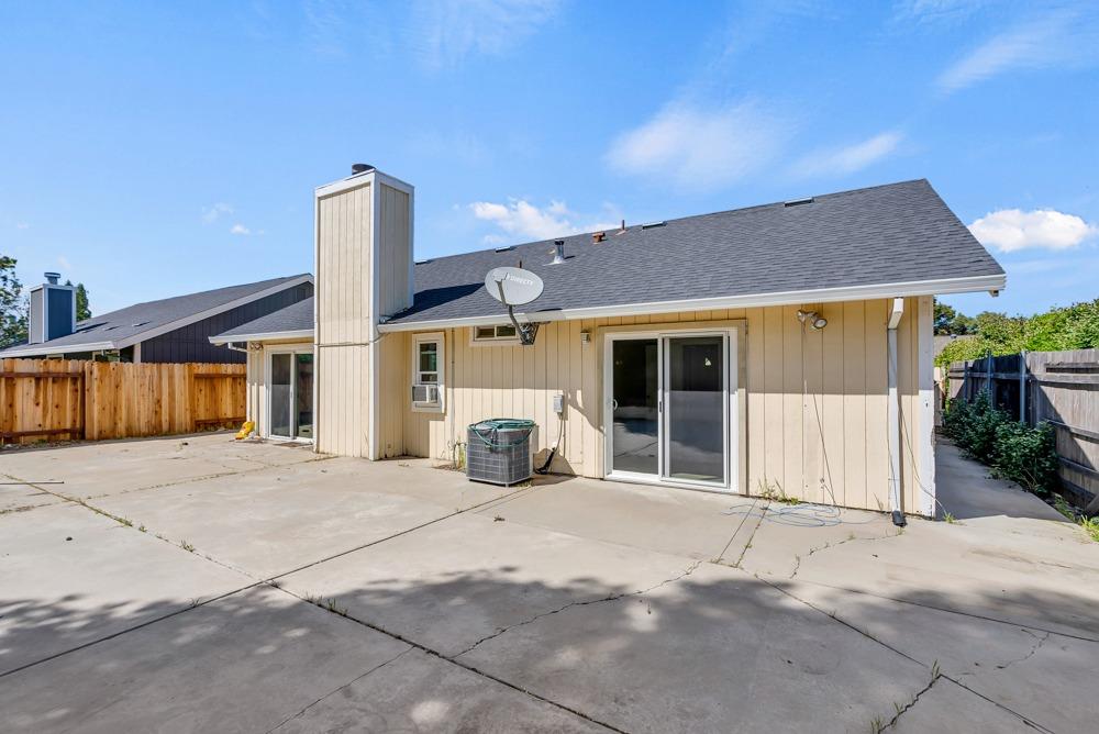 5214 Laguna Park Drive