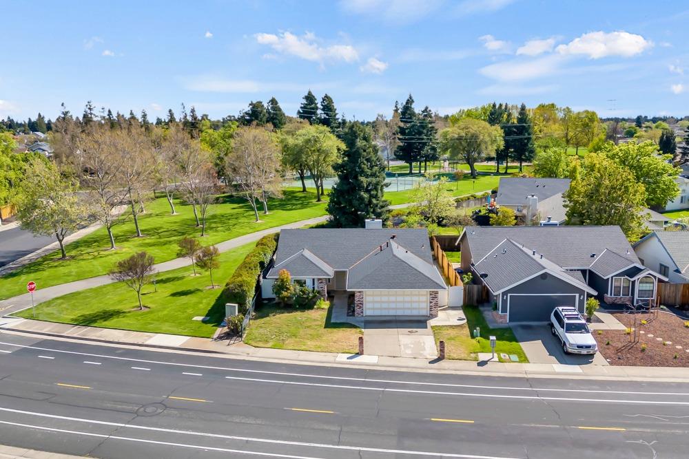 5214 Laguna Park Drive