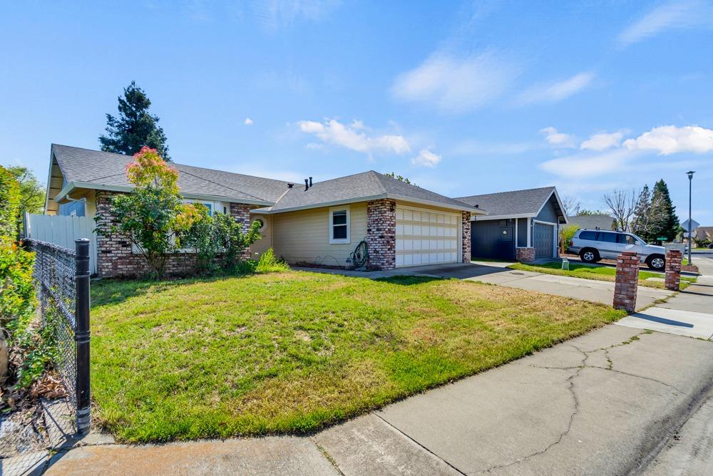 5214 Laguna Park Drive