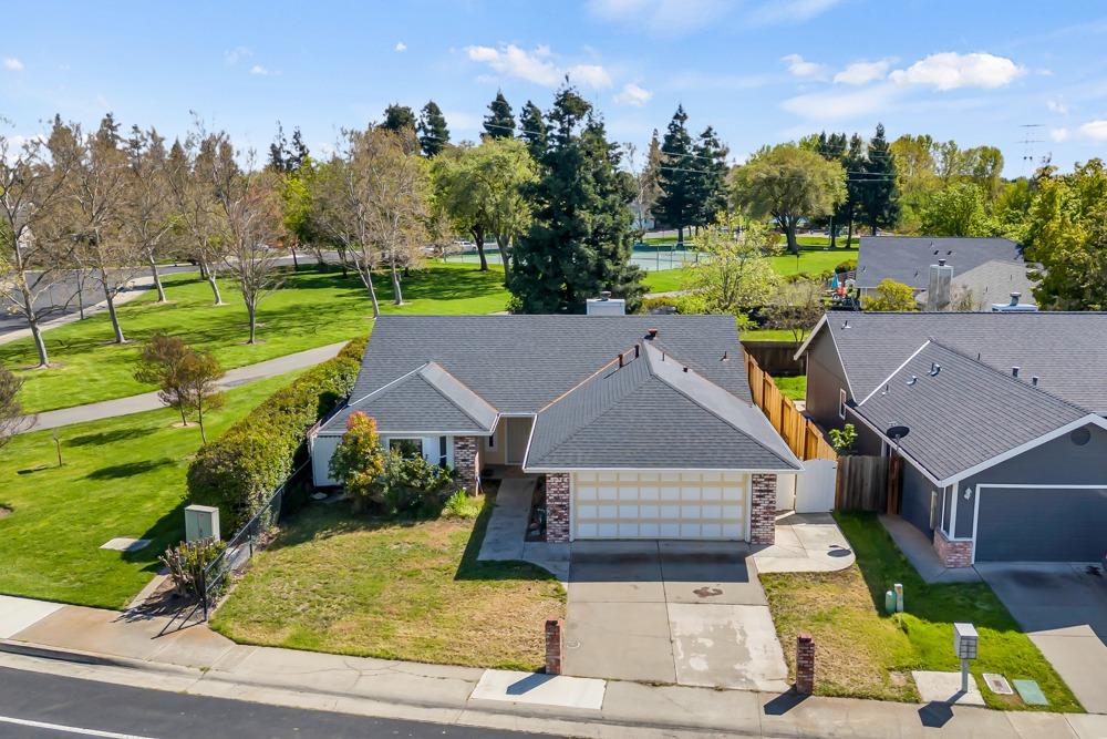 5214 Laguna Park Drive