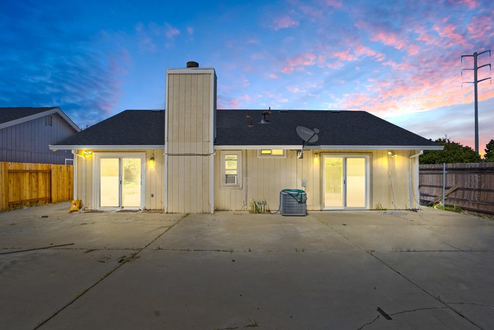 5214 Laguna Park Drive
