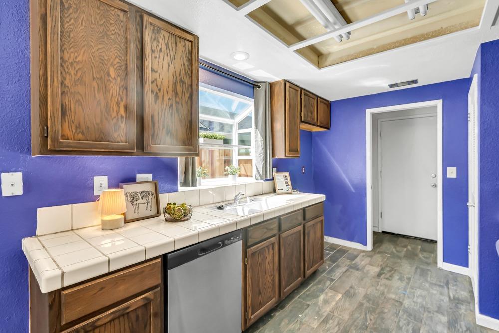 5214 Laguna Park Drive