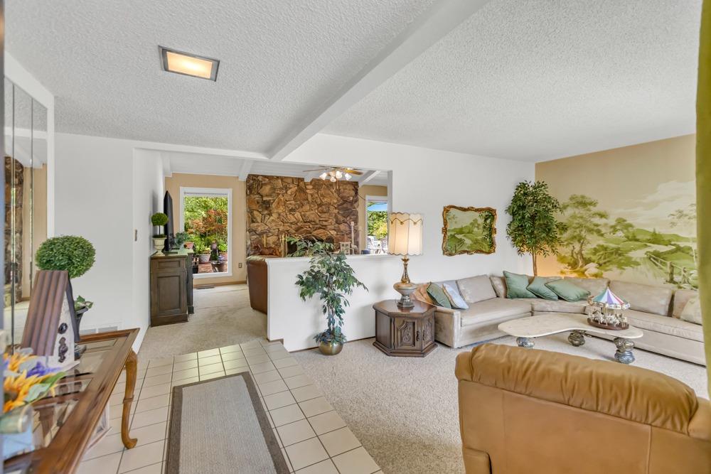 8040 Creekside Lane