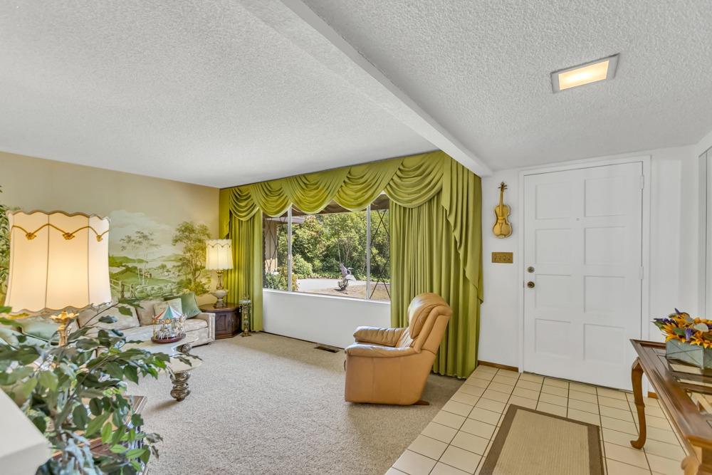 8040 Creekside Lane
