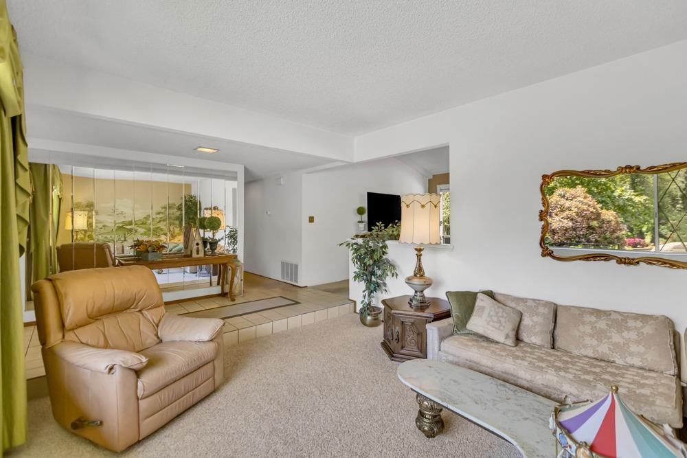 8040 Creekside Lane